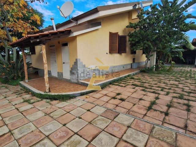 Case e ville in vendita di 170 m² in Via Torre, 1