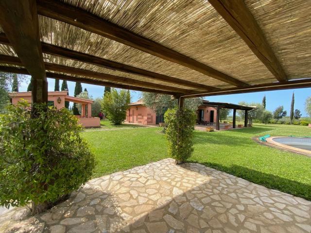 Case e ville in vendita di 170 m² in Strada Statale 323