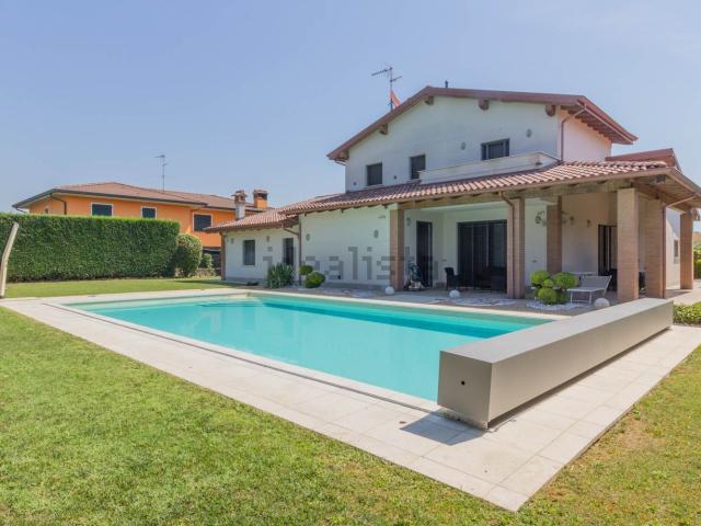 Case e ville in vendita di 200 m²