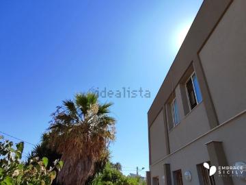 Case e ville in vendita di 170 m² in Via c. Di Lorenzo Borgia, 61