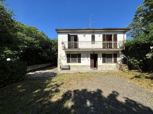 Case e ville in vendita di 170 m² in Via Cortiglione