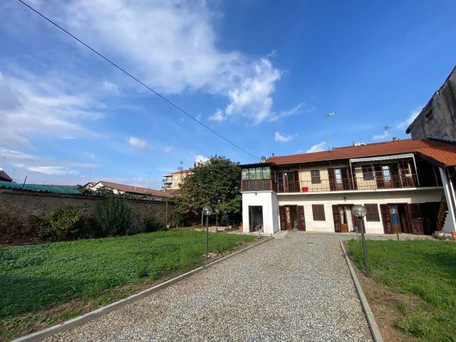 Case e ville in vendita di 170 m² in Via Castellazzo, 18