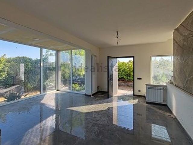 Case e ville in vendita di 170 m² in Via Acque Munzone