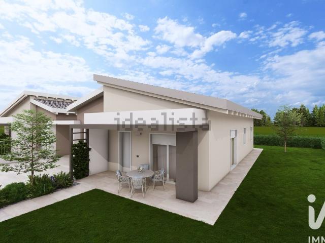Case e ville in vendita di 170 m² in Via Adda
