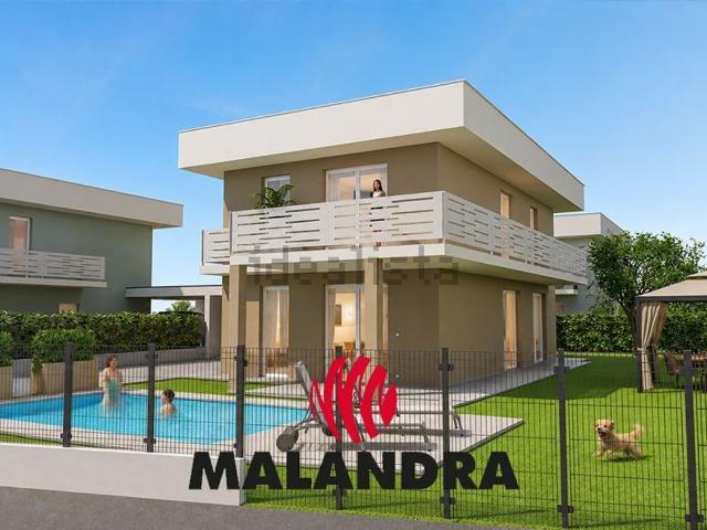 Case e ville in vendita di 170 m² in Via Alzate, 126