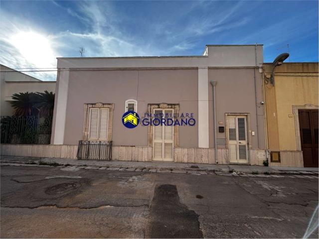 Case e ville in vendita di 170 m² in Via Alessandro Volta, 51