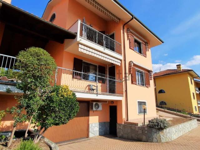 Case e ville in vendita di 170 m² in Via Boella