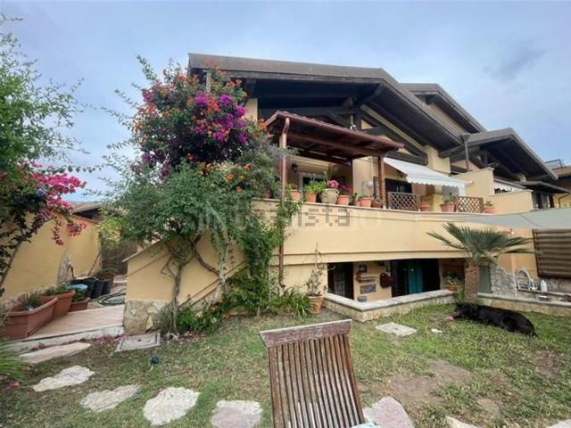 Case e ville in vendita di 170 m² in Via Bartolomeo Nogara