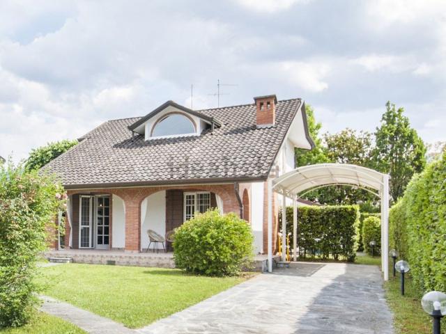 Case e ville in vendita di 170 m² in Via Giulio Regeni