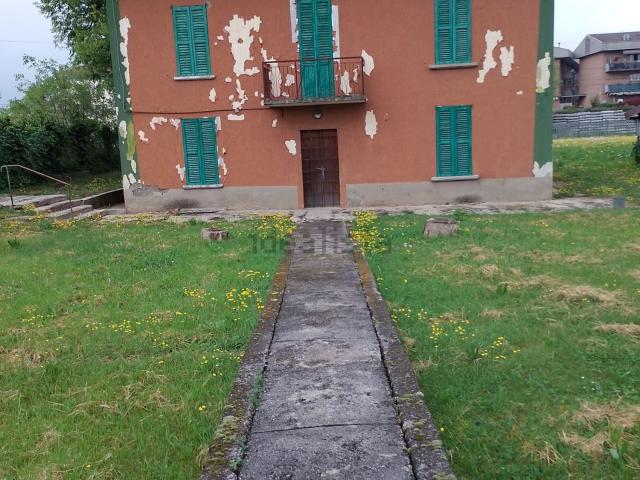 Case e ville in vendita di 170 m² in Via Giosuè Carducci