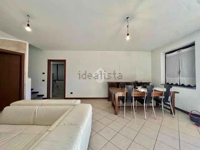 Case e ville in vendita di 170 m² in Via Granozzo, 1