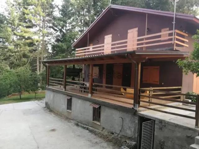 Case e ville in vendita di 170 m² in Via degli Ontani