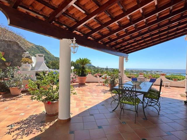 Case e ville in vendita di 170 m² in Via dei Marmi