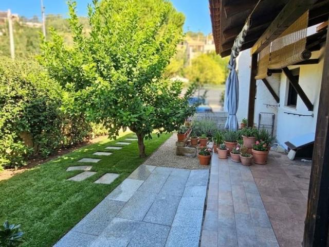 Case e ville in vendita di 170 m² in Via dei Conti Falluc