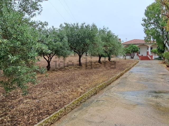 Case e ville in vendita di 170 m² in Via delle Viole