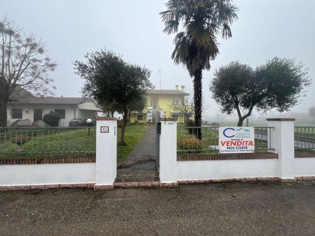 Case e ville in vendita di 170 m² in Via Enos Fusetti