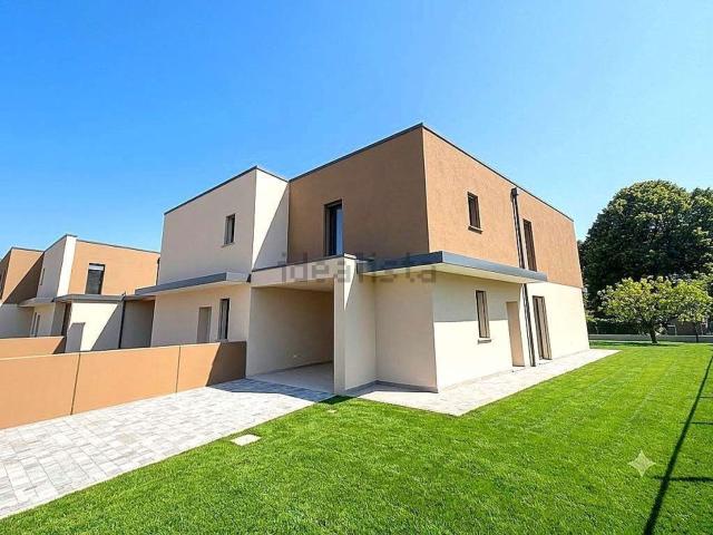 Case e ville in vendita di 170 m² in Via Fontanabona