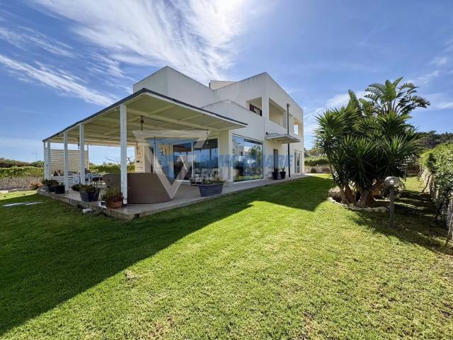 Case e ville in vendita di 170 m² in Via Isola