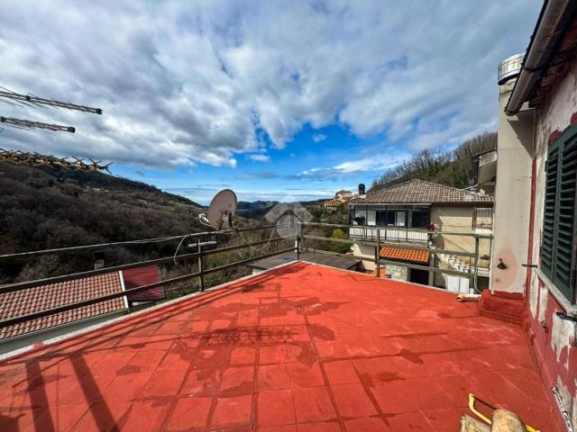 Case e ville in vendita di 170 m² in Via Lago, 1