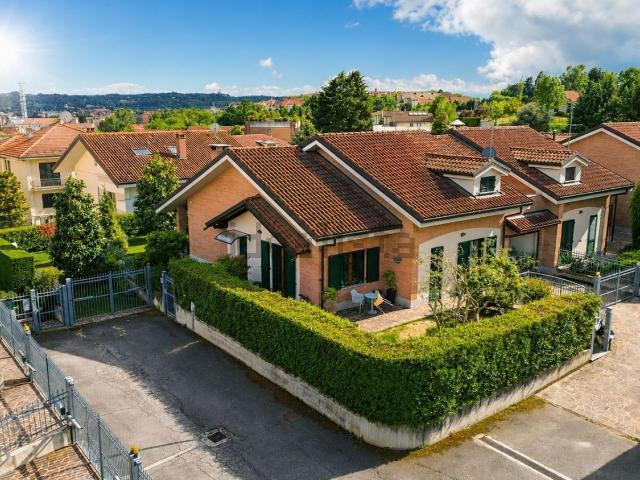 Case e ville in vendita di 170 m² in Via Mons Nicola Cavanna, 30