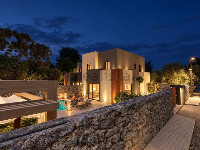 Case e ville in vendita di 170 m² in Via Monte Rosa, 6