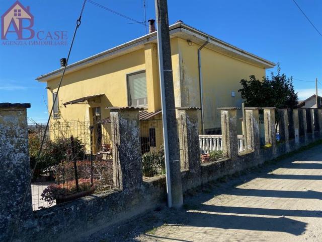 Case e ville in vendita di 170 m² in Via Mazzini, 8