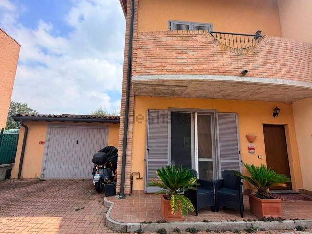 Case e ville in vendita di 170 m² in Via Manzoni, 49