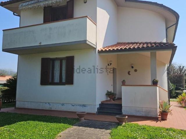 Case e ville in vendita di 170 m² in Via Marsala
