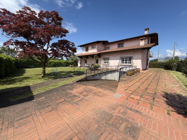 Case e ville in vendita di 170 m² in Via San Zenone, 31