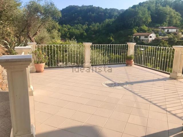 Case e ville in vendita di 170 m² in Via Santa Croce