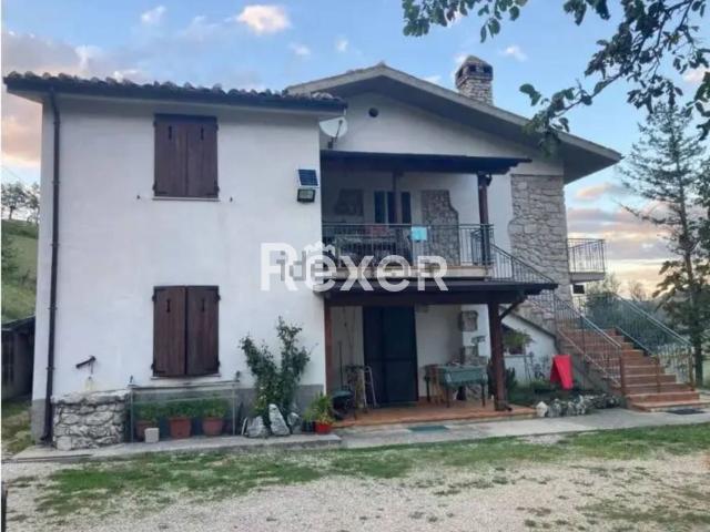 Case e ville in vendita di 170 m² in Via Santa Maria Del Poggio