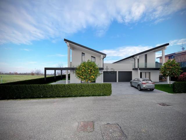 Case e ville in vendita di 170 m² in Via Suzzano