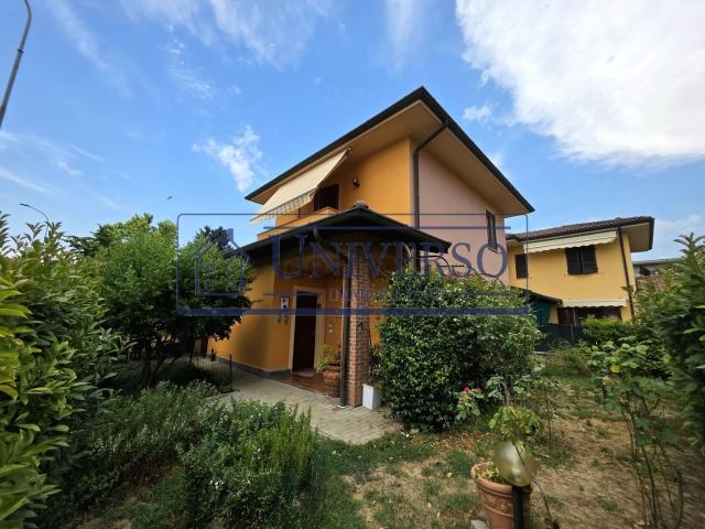 Case e ville in vendita di 170 m² in Via Pietro Mascagni, 3