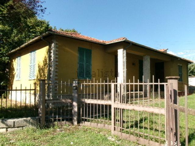 Case e ville in vendita di 170 m² in Via Reatina