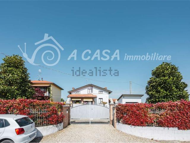 Case e ville in vendita di 170 m² in Via Torrione, 27