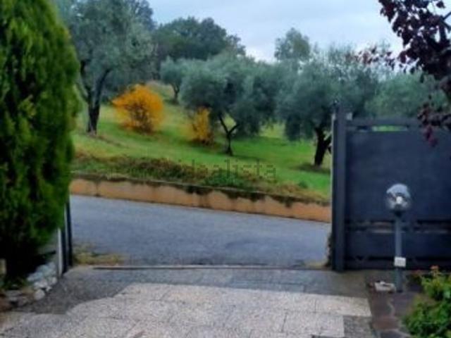 Case e ville in vendita di 170 m² in Via Vritta