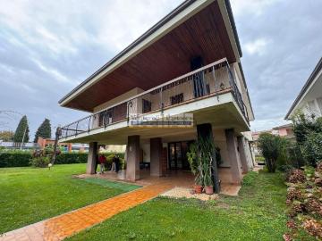Case e ville in vendita di 470 m² in Via San Pellegrino