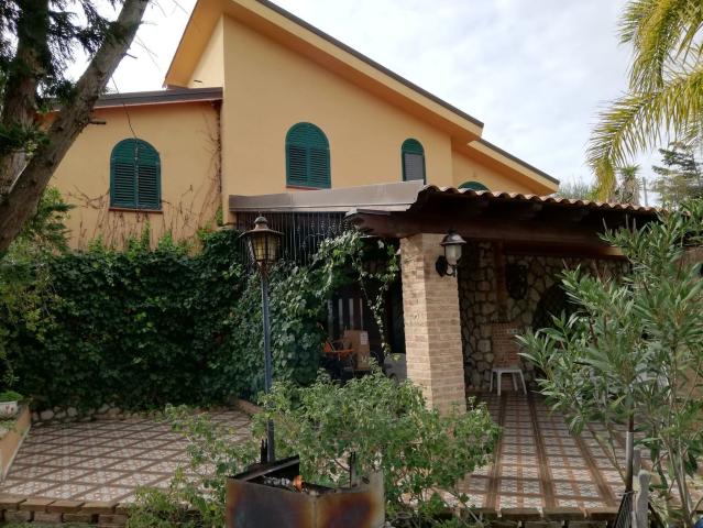 Case e ville in vendita di 170 m² in Contrada calcare gainnotta