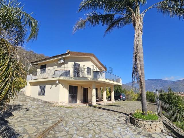 Case e ville in vendita di 170 m² in Contrada Santa Caterina