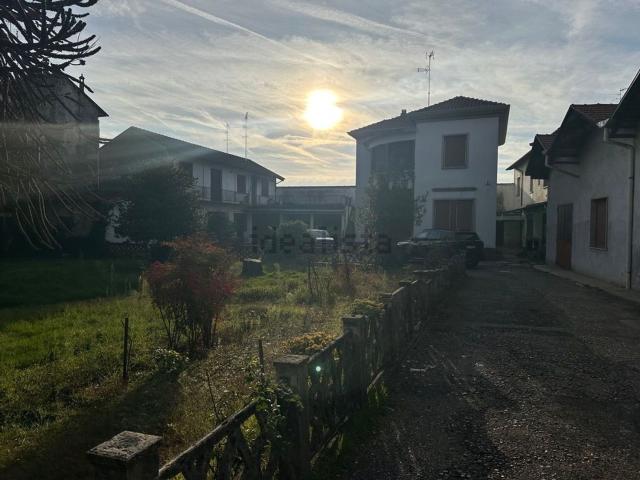 Case e ville in vendita di 170 m² in Corso Genova