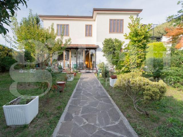 Case e ville in vendita di 171 m² in Via Nicolò Tommaseo, 11