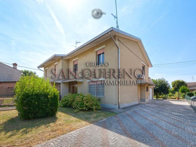 Case e ville in vendita di 171 m² in Via Vegri, 4
