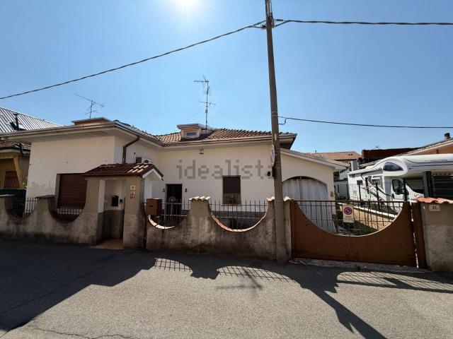 Case e ville in vendita di 171 m² in Via Vicenza, 31