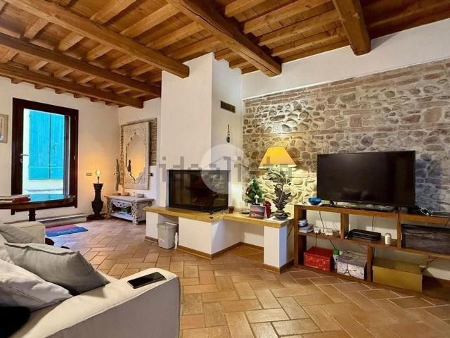 Case e ville in vendita di 172 m² in Via Cà Gallo, 35