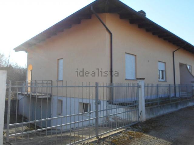 Case e ville in vendita di 172 m² in Via Borgomasino, 34