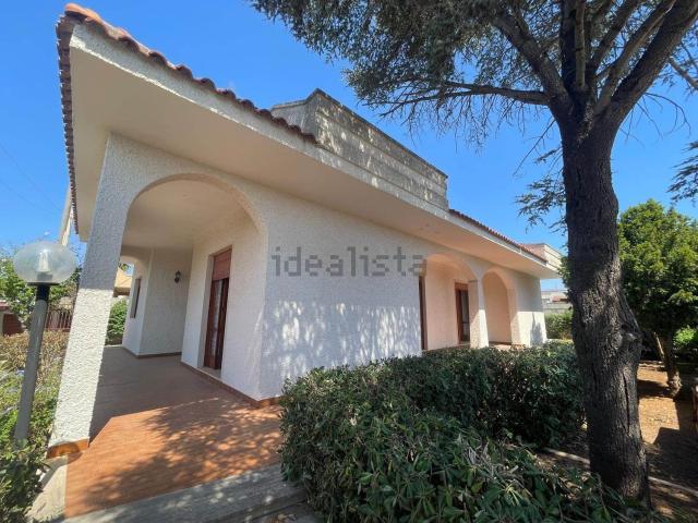 Case e ville in vendita di 172 m² in Via Giurdignano, 30