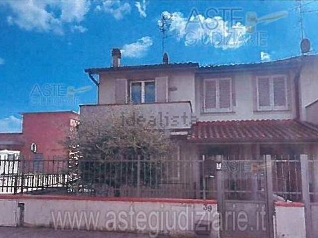 Case e ville in vendita di 172 m² in Via Giacomo Puccini