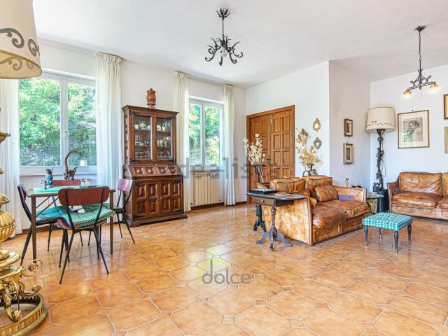 Case e ville in vendita di 172 m² in Via Guglielmo Marconi