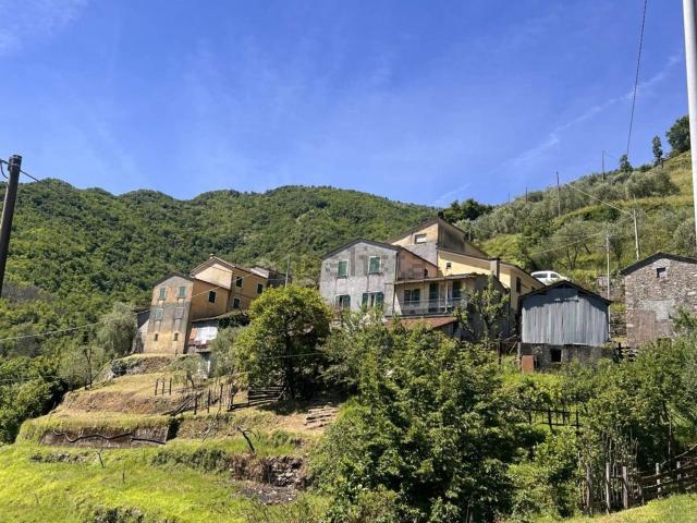 Case e ville in vendita di 172 m² in Via Recroso, 53