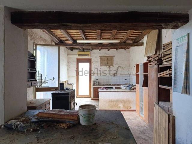 Case e ville in vendita di 173 m² in Via Cusenza, 5